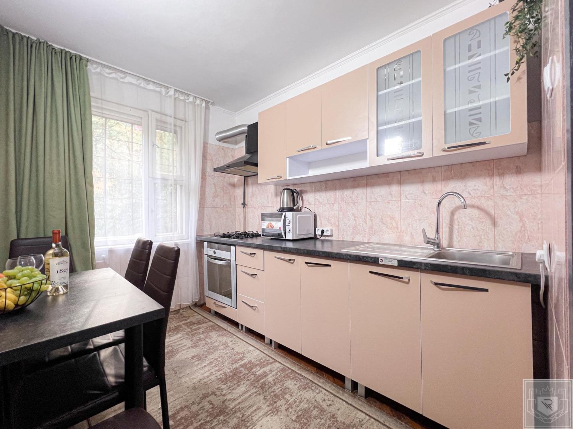 Renthouse Greenstay